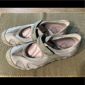 Merrell Shoes Size 8.5